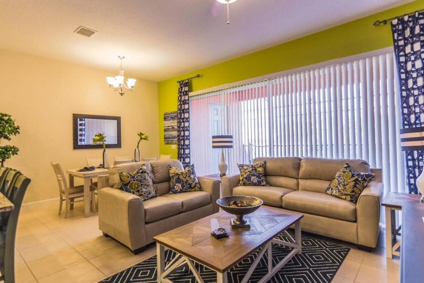 3b25b Townhouse 15 Min From Enclaves At Festival Davenport