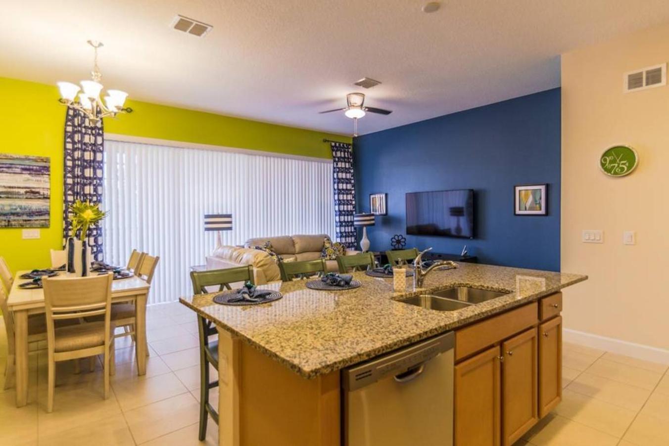 3b25b Townhouse 15 Min From Enclaves At Festival Davenport